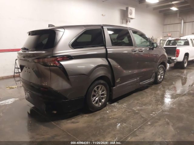 5TDKSKFC3PS081986 Toyota SIENNA LE