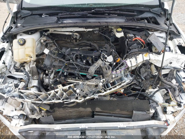 Ford FOCUS SE 2017 1FADP3K27HL271568 Image 10