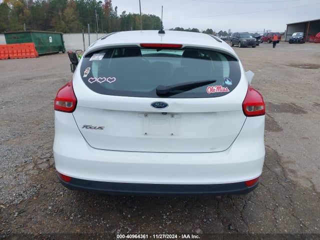 Ford FOCUS SE 2017 1FADP3K27HL271568 Image 17