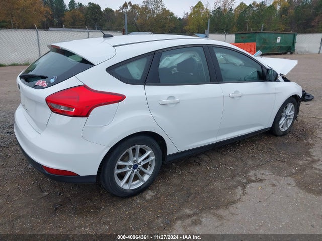 Ford FOCUS SE 2017 1FADP3K27HL271568 Image 4