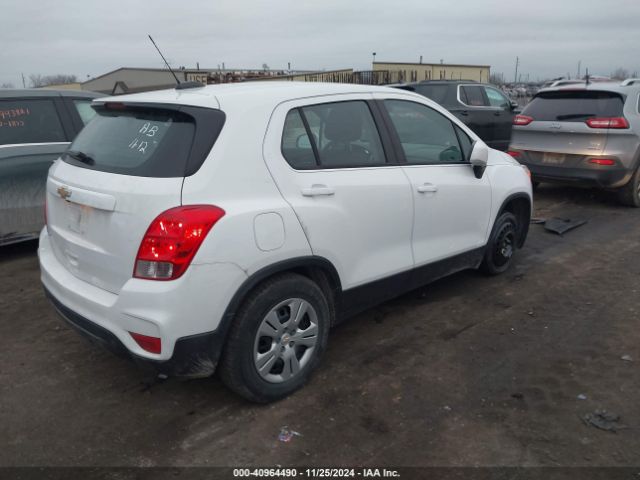 KL7CJKSB7JB628743 Chevrolet TRAX LS