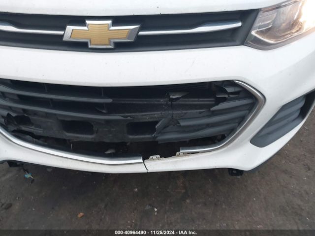 KL7CJKSB7JB628743 Chevrolet TRAX LS
