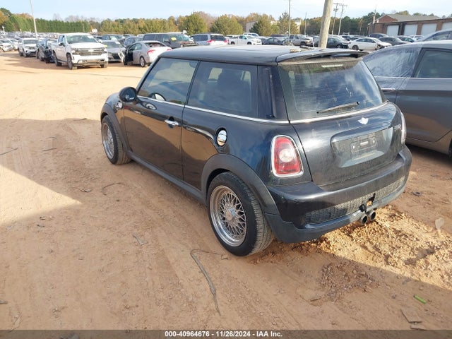 2008 MINI COOPER S WMWMF73548TT93606 Photo 2