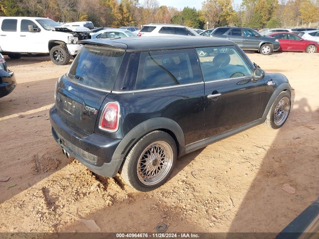 2008 MINI COOPER S WMWMF73548TT93606 Photo 3