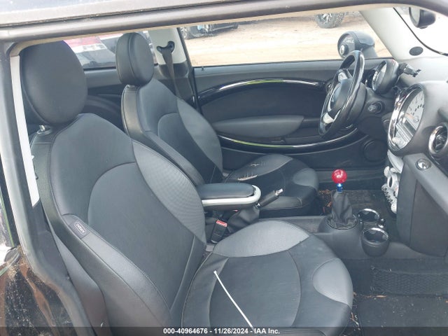 2008 MINI COOPER S WMWMF73548TT93606 Photo 4