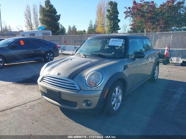 2009 MINI COOPER WMWMF33549TT69557 Photo 1