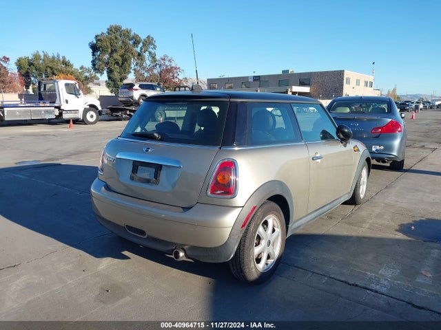 2009 MINI COOPER WMWMF33549TT69557 Photo 3