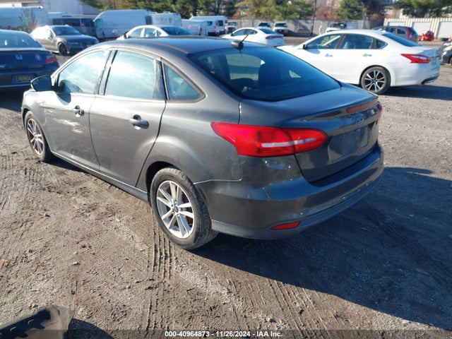 Ford FOCUS SE 2015 1FADP3F24FL243816 Image 3