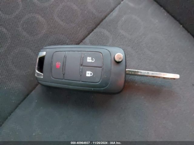 3GNCJKSB8JL263773 Chevrolet TRAX LS