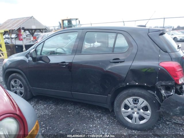 3GNCJKSB8JL263773 Chevrolet TRAX LS