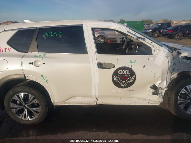 JN8BT3BA6PW409235 Nissan Rogue Sv Fwd
