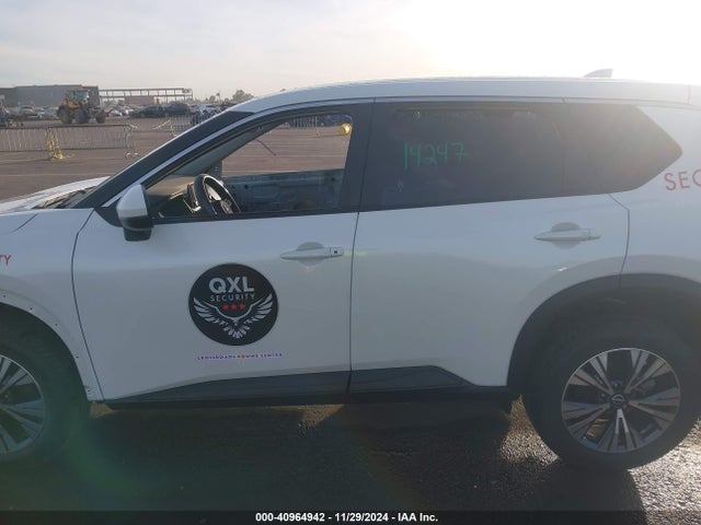 JN8BT3BA6PW409235 Nissan Rogue Sv Fwd