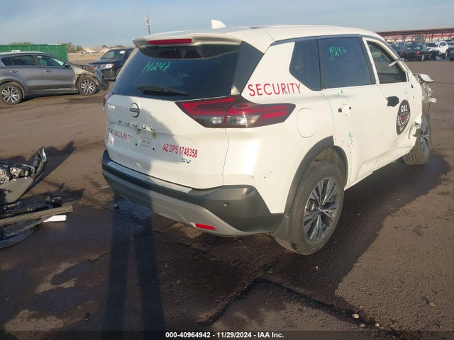 JN8BT3BA6PW409235 Nissan Rogue Sv Fwd