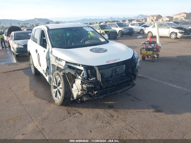 JN8BT3BA6PW409235 Nissan Rogue Sv Fwd