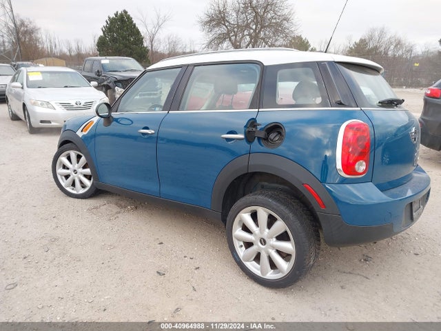 2011 MINI COOPER COUNTRYMAN WMWZB3C56BWH95095 Photo 2