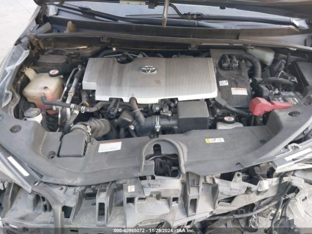 JTDKARFUXJ3549628 Toyota Prius Three Touring