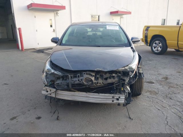 JTDKARFUXJ3549628 Toyota Prius Three Touring