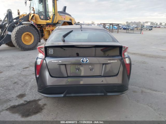 JTDKARFUXJ3549628 Toyota Prius Three Touring
