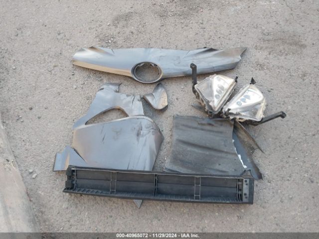 JTDKARFUXJ3549628 Toyota Prius Three Touring