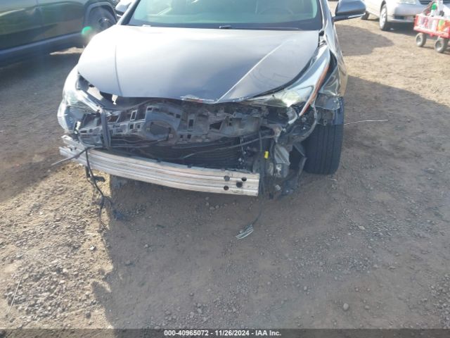 JTDKARFUXJ3549628 Toyota Prius Three Touring