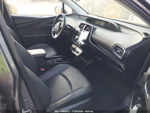 JTDKARFUXJ3549628 Toyota Prius Three Touring