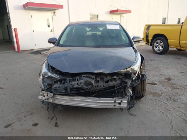 JTDKARFUXJ3549628 Toyota Prius Three Touring