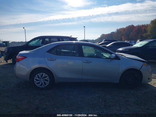 Toyota COROLLA LE 2018 5YFBURHE8JP848247 Image 13