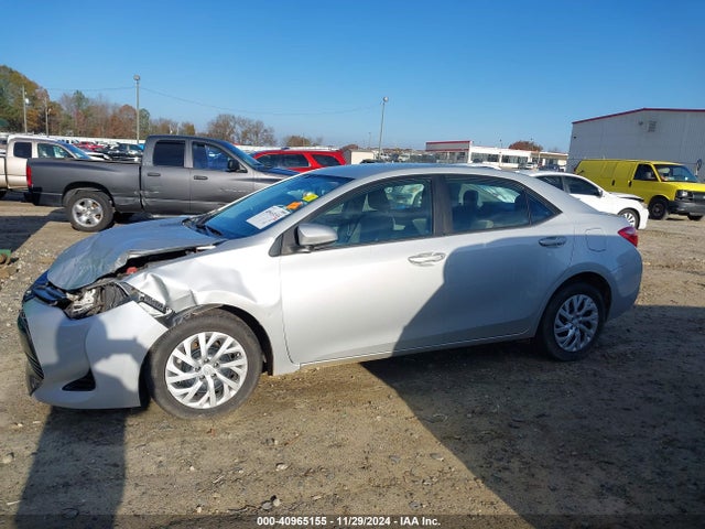 Toyota COROLLA LE 2018 5YFBURHE8JP848247 Image 14