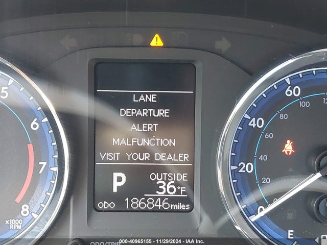 Toyota COROLLA LE 2018 5YFBURHE8JP848247 Image 15