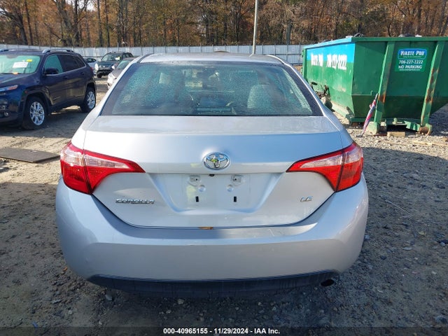 Toyota COROLLA LE 2018 5YFBURHE8JP848247 Image 16
