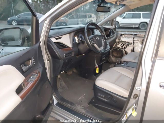 5TDYZ3DC3HS875564 Toyota Sienna Limited 7 Passenger