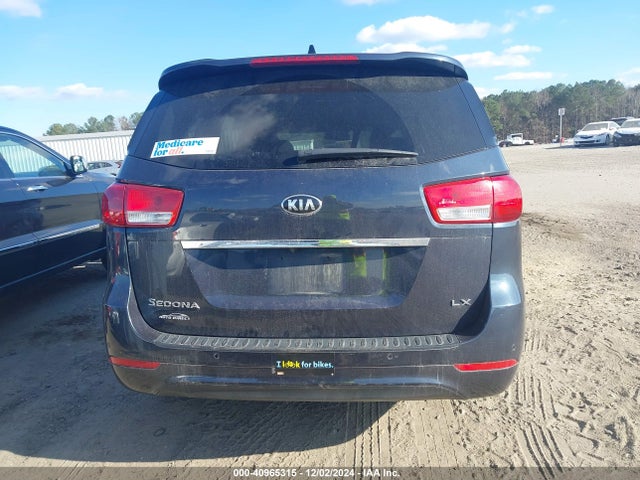 KIA SEDONA LX 2017 KNDMB5C10H6308050 Image 16
