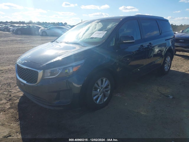 KIA SEDONA LX 2017 KNDMB5C10H6308050 Image 2