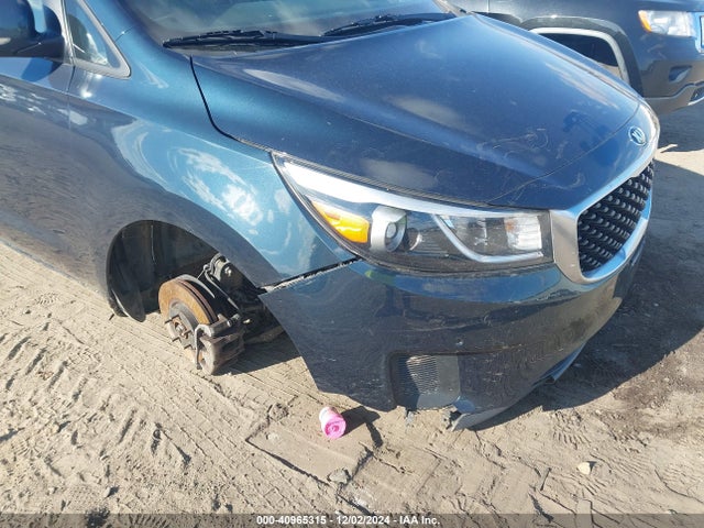 KIA SEDONA LX 2017 KNDMB5C10H6308050 Image 6