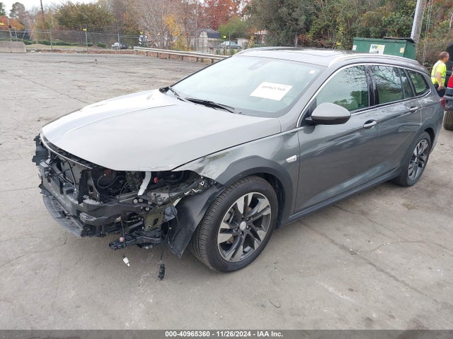 W04GV8SX5J1137966 Buick Regal Tourx Essence
