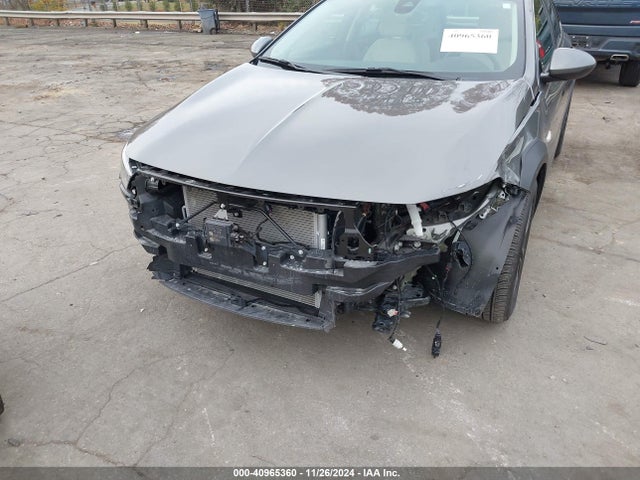 W04GV8SX5J1137966 Buick Regal Tourx Essence