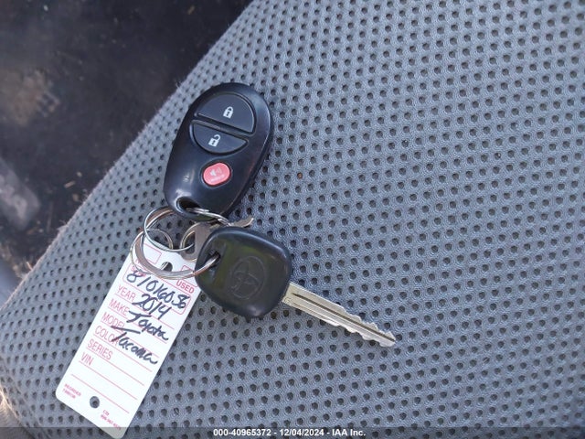 Toyota Tacoma Double Cab 2014 3TMLU4EN5EM140028 Image 11