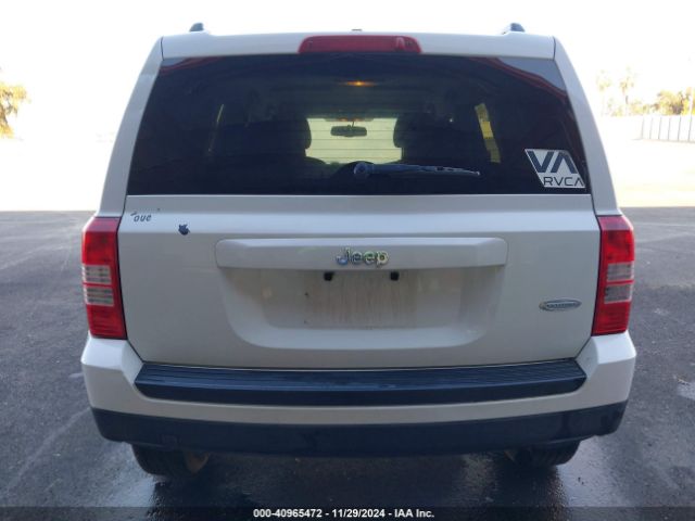 1C4NJRFB9GD638136 Jeep Patriot Latitude