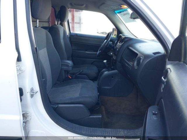 1C4NJRFB9GD638136 Jeep Patriot Latitude