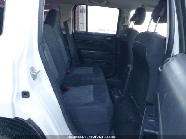 1C4NJRFB9GD638136 Jeep Patriot Latitude
