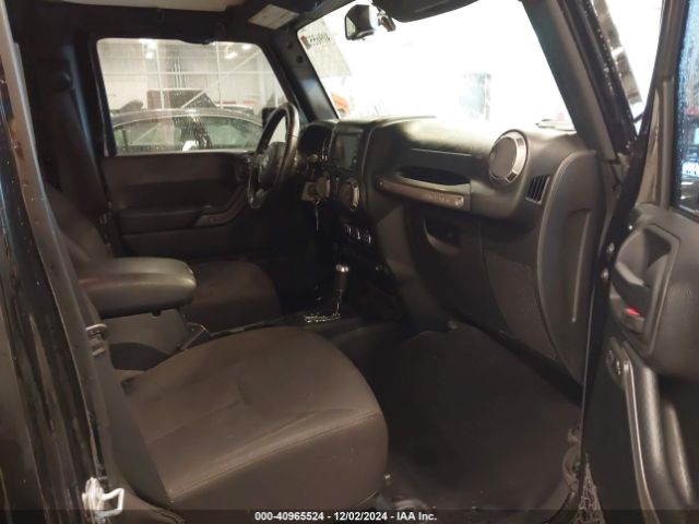 1C4BJWDG7HL696205 Jeep Wrangler Unlimited Sport 4x4