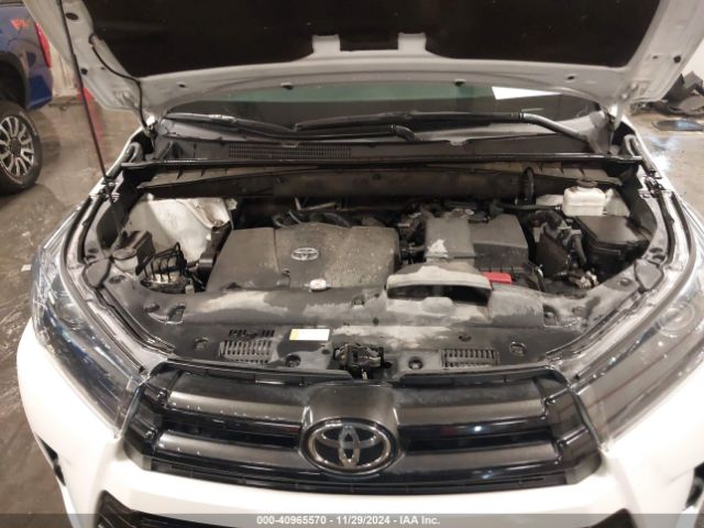 5TDJZRFH2KS624023 Toyota Highlander Se