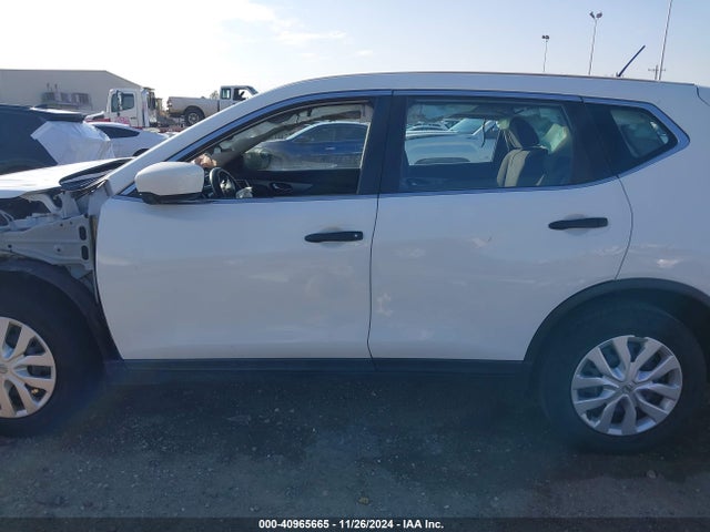 Nissan ROGUE S 2016 KNMAT2MT5GP639309 Image 15