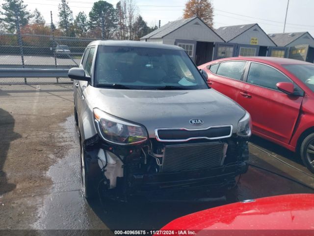 KNDJN2A26F7158988 KIA Soul