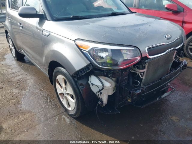 KNDJN2A26F7158988 KIA Soul
