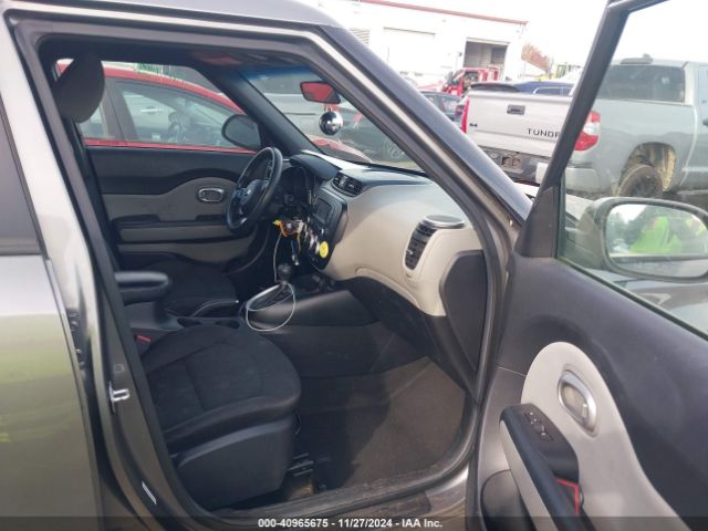 KNDJN2A26F7158988 KIA Soul