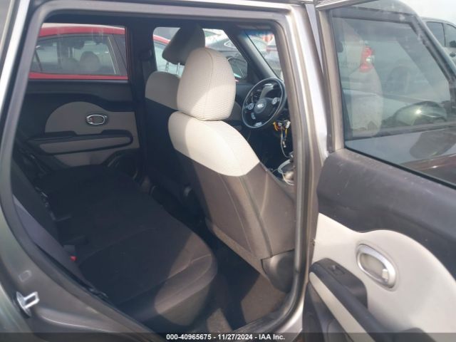 KNDJN2A26F7158988 KIA Soul
