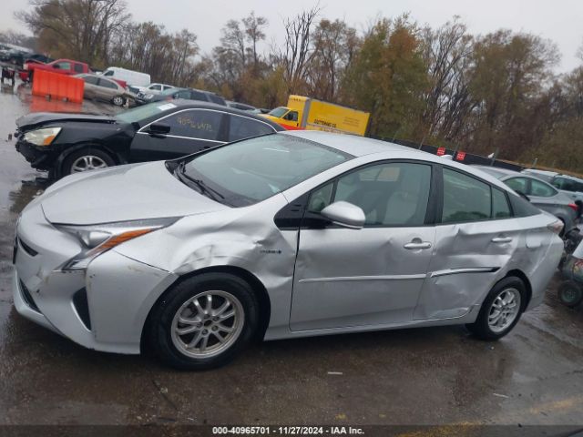 JTDKARFU8G3008103 Toyota Prius Four