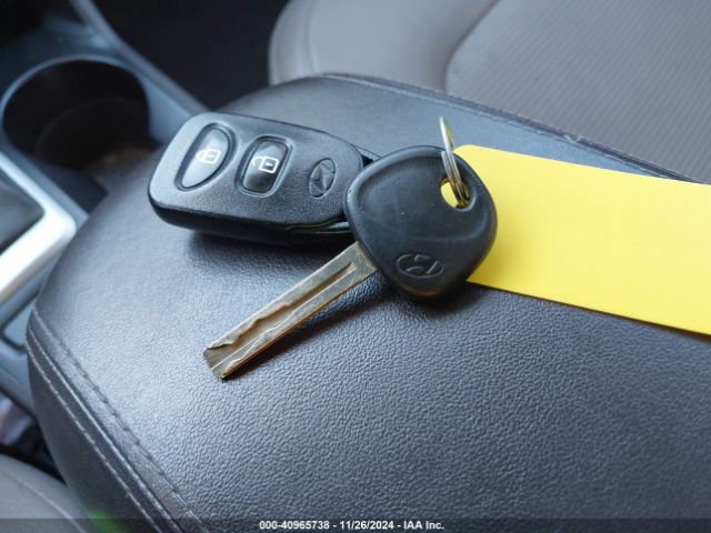 KM8JU3AG3FU042293 Hyundai TUCSON SE