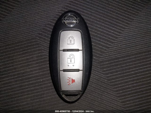 KNMAT2MV3FP529892 Nissan ROGUE SV